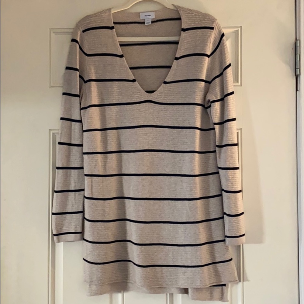 Old Navy sweater